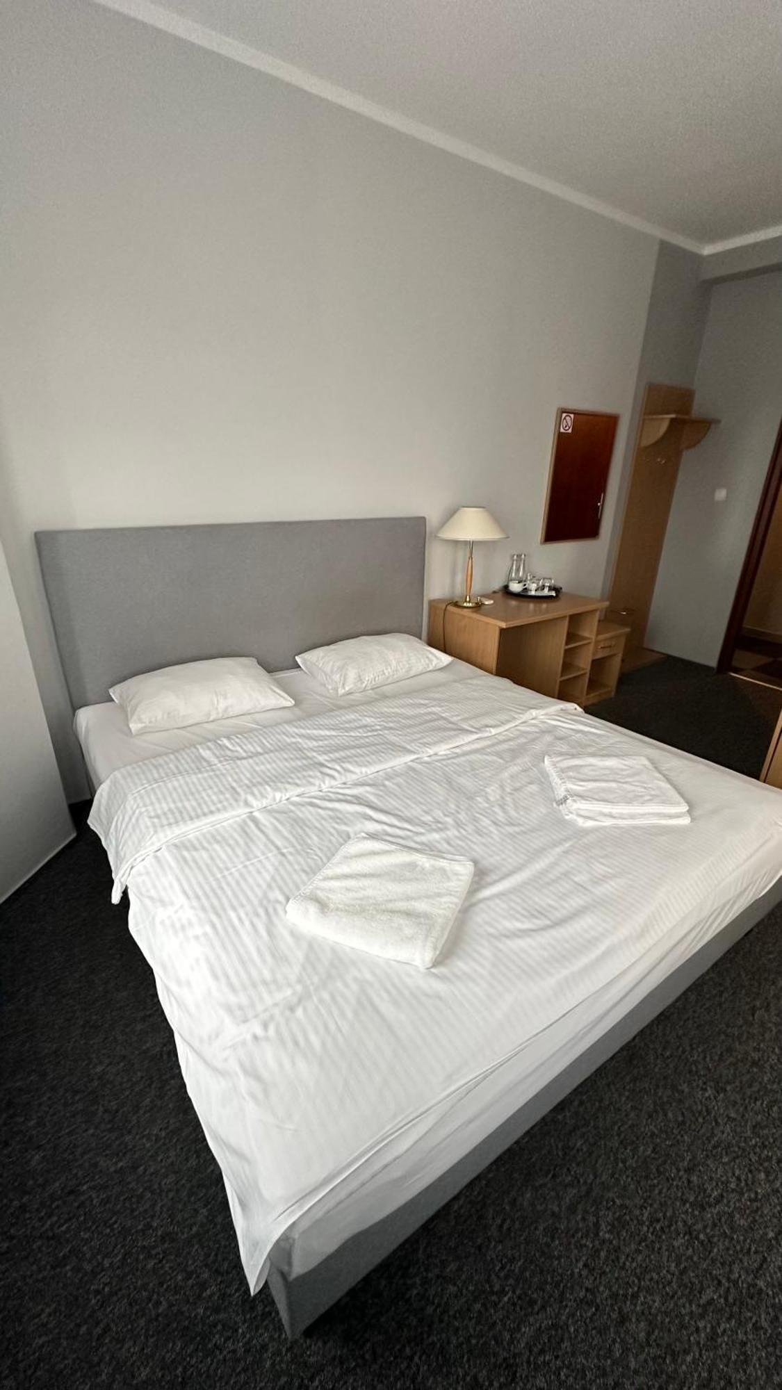 Lezzet B&B Pokoj Goscinny & Turkishrestaurant Warsaw Ngoại thất bức ảnh