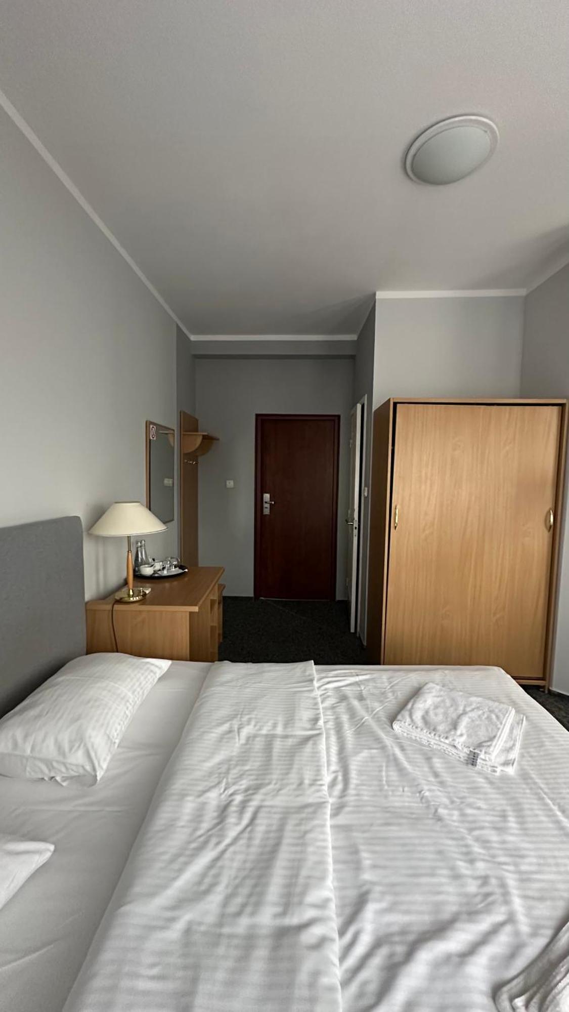 Lezzet B&B Pokoj Goscinny & Turkishrestaurant Warsaw Ngoại thất bức ảnh