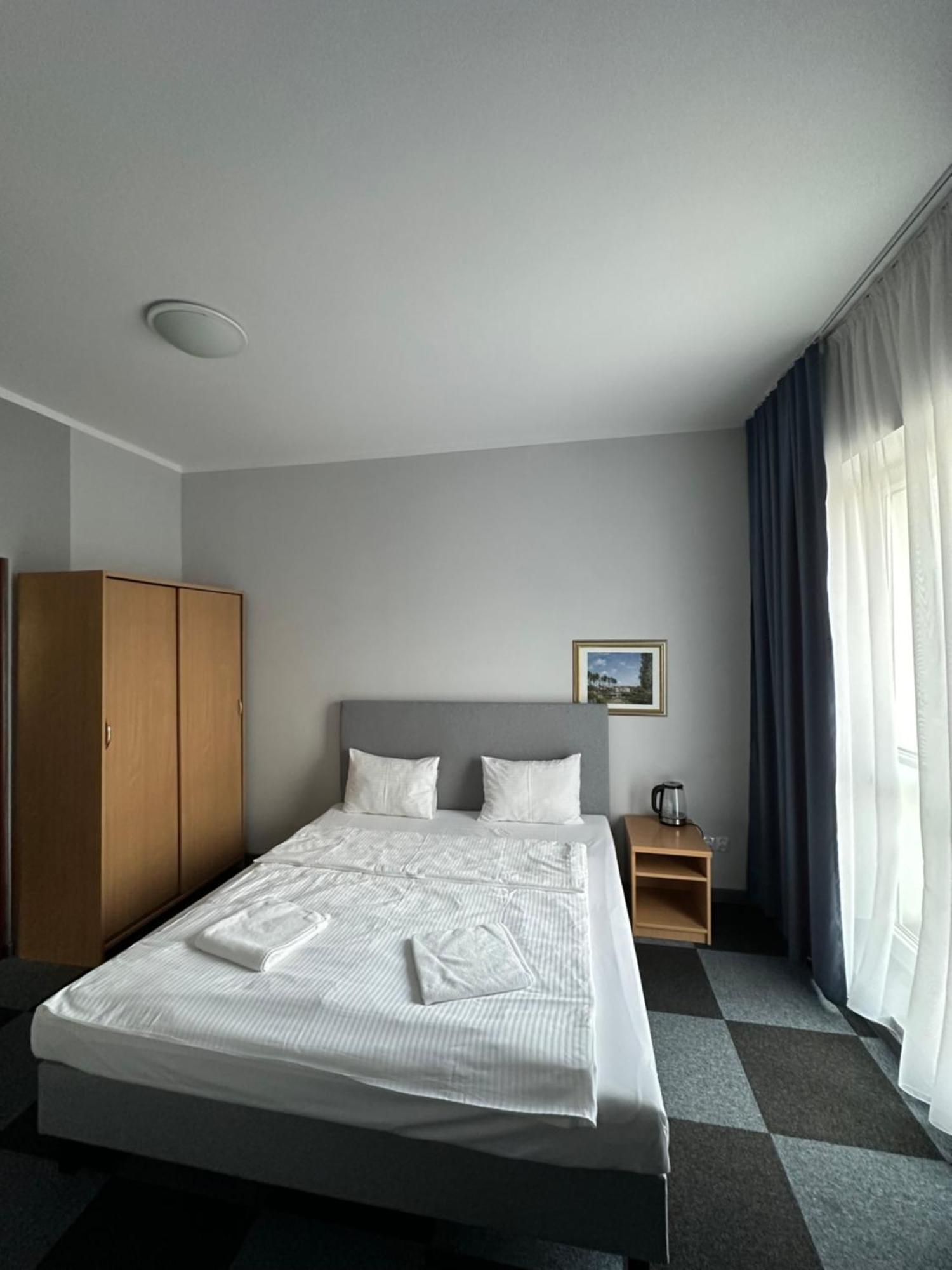 Lezzet B&B Pokoj Goscinny & Turkishrestaurant Warsaw Ngoại thất bức ảnh