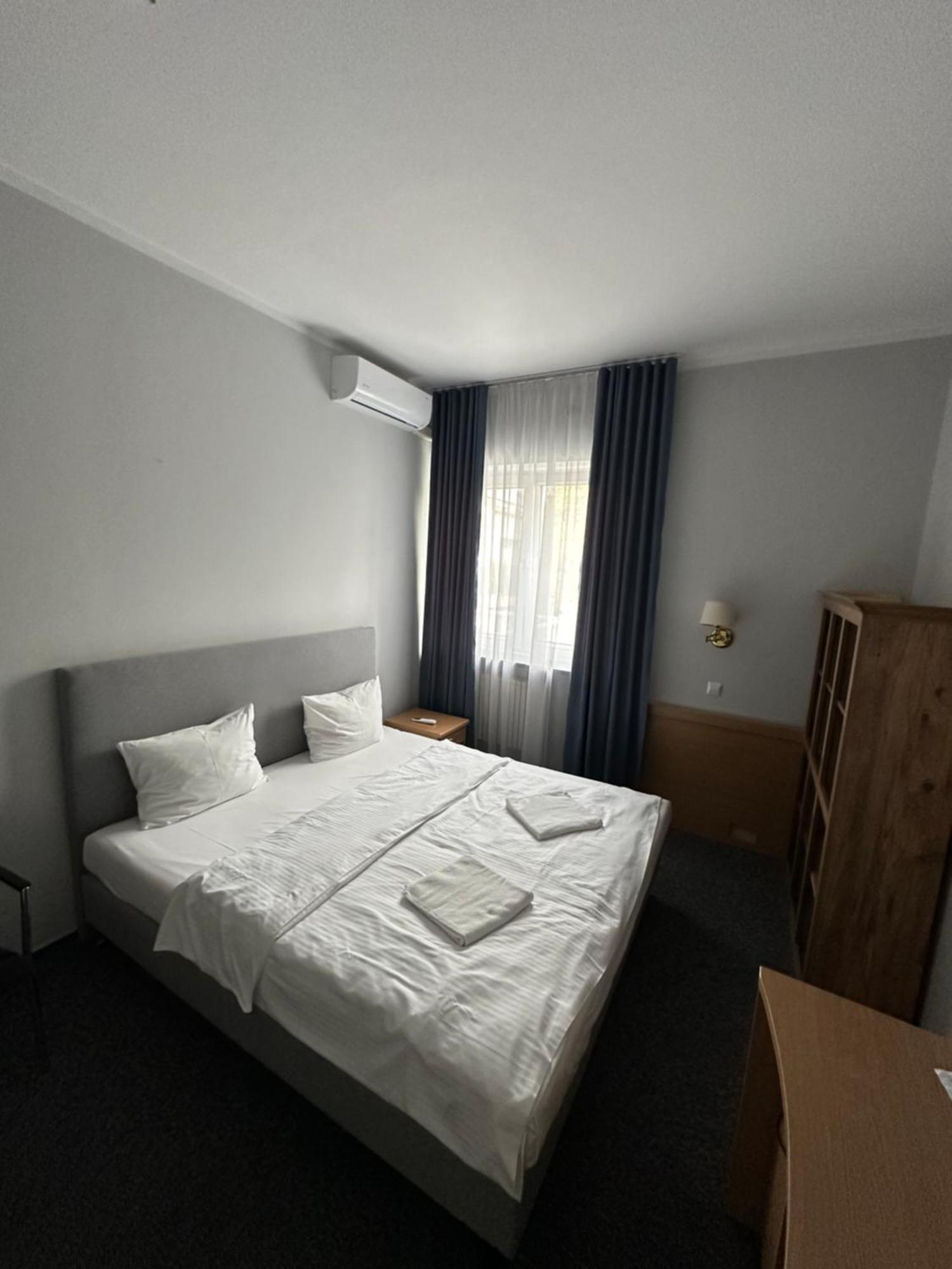 Lezzet B&B Pokoj Goscinny & Turkishrestaurant Warsaw Ngoại thất bức ảnh