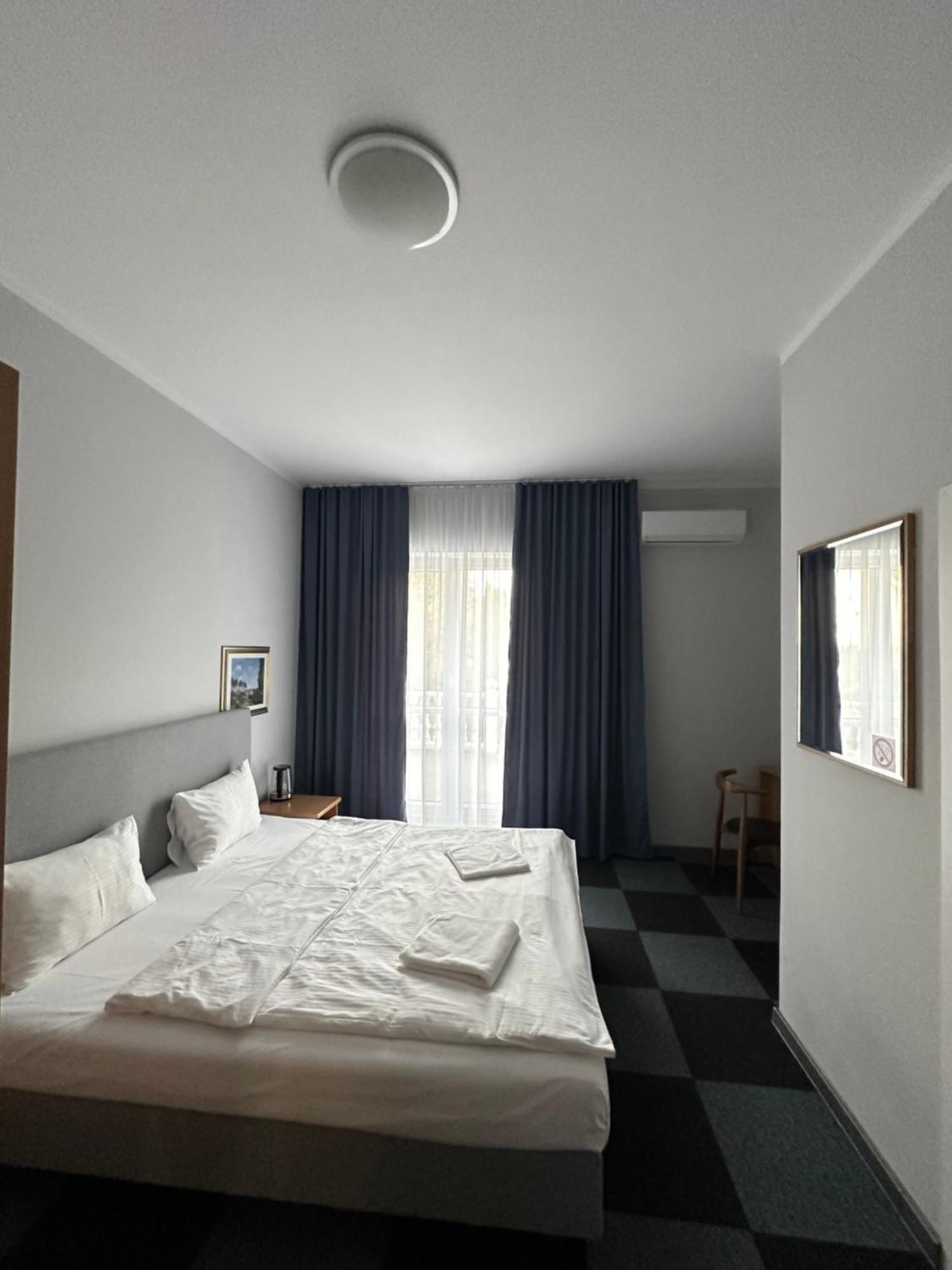 Lezzet B&B Pokoj Goscinny & Turkishrestaurant Warsaw Ngoại thất bức ảnh