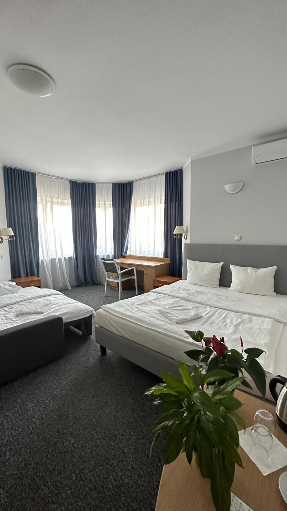 Lezzet B&B Pokoj Goscinny & Turkishrestaurant Warsaw Ngoại thất bức ảnh