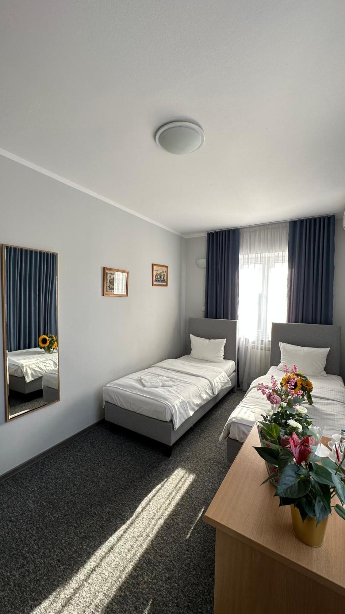 Lezzet B&B Pokoj Goscinny & Turkishrestaurant Warsaw Ngoại thất bức ảnh