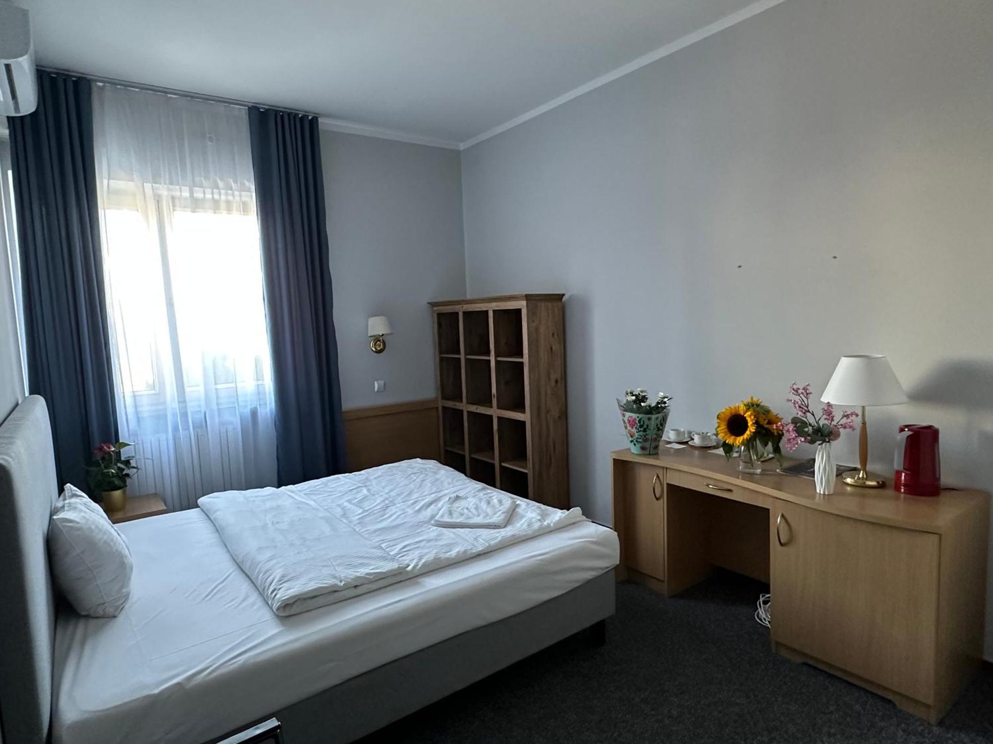 Lezzet B&B Pokoj Goscinny & Turkishrestaurant Warsaw Ngoại thất bức ảnh