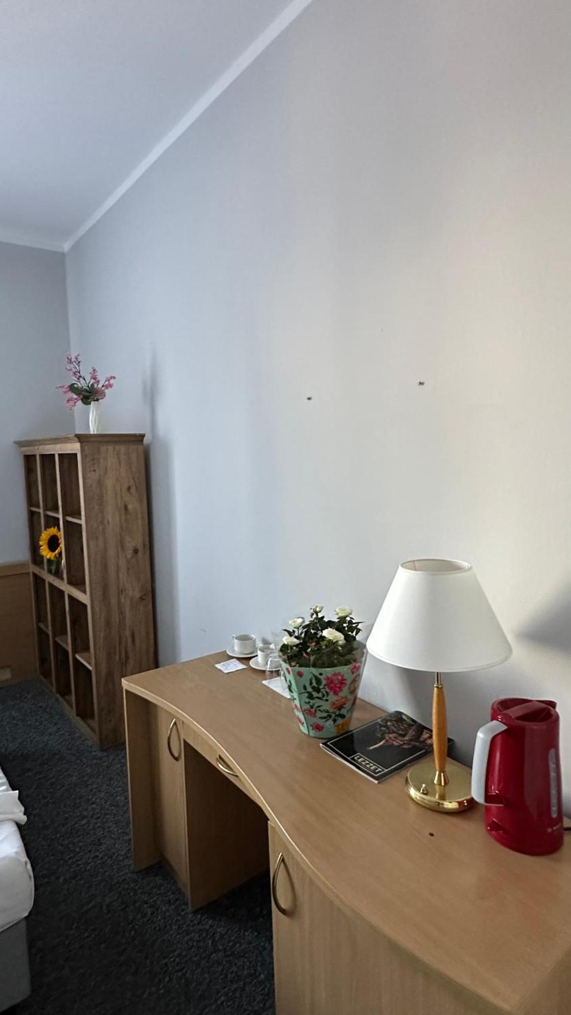 Lezzet B&B Pokoj Goscinny & Turkishrestaurant Warsaw Ngoại thất bức ảnh
