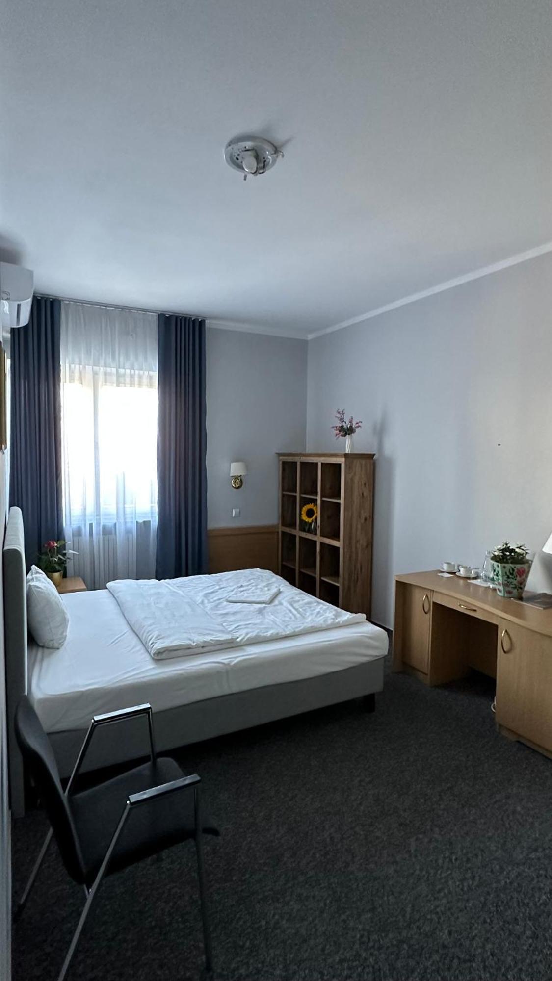 Lezzet B&B Pokoj Goscinny & Turkishrestaurant Warsaw Ngoại thất bức ảnh