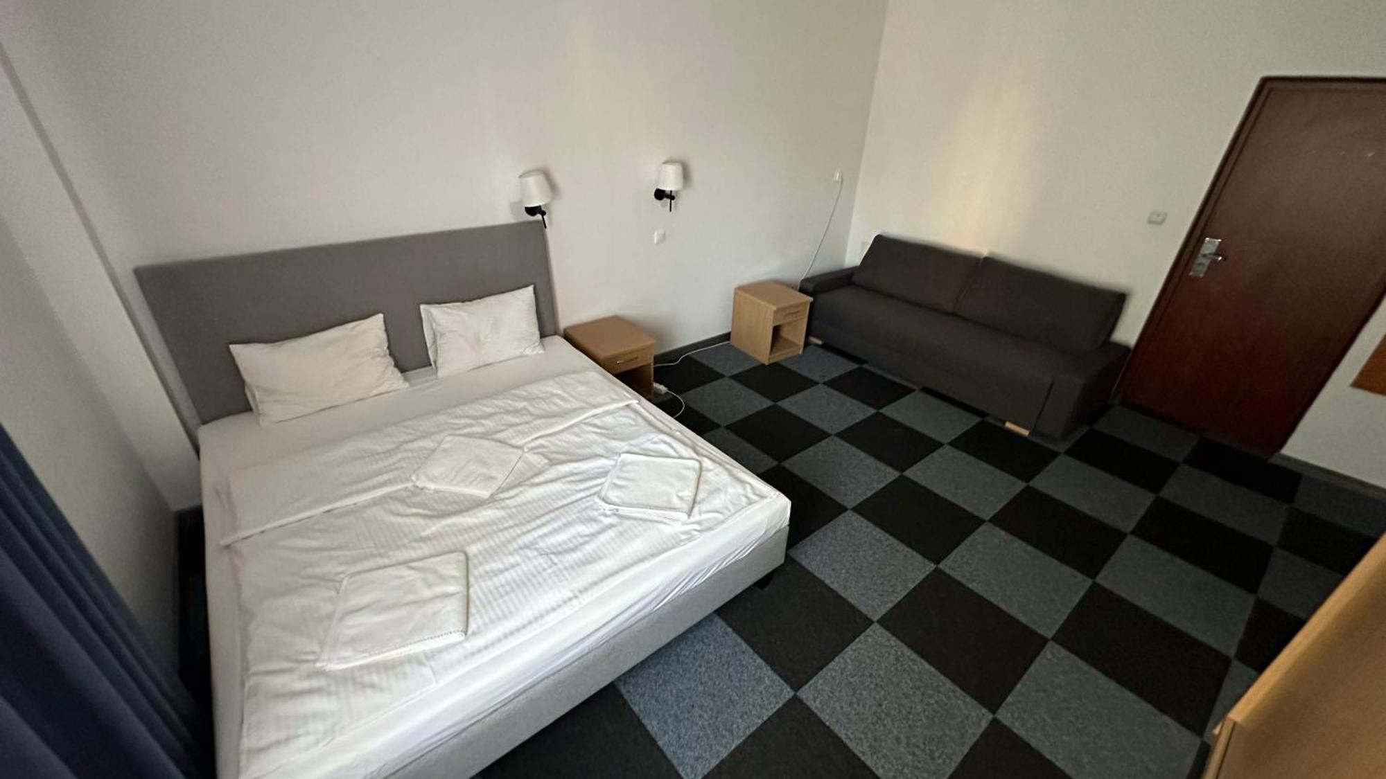 Lezzet B&B Pokoj Goscinny & Turkishrestaurant Warsaw Ngoại thất bức ảnh