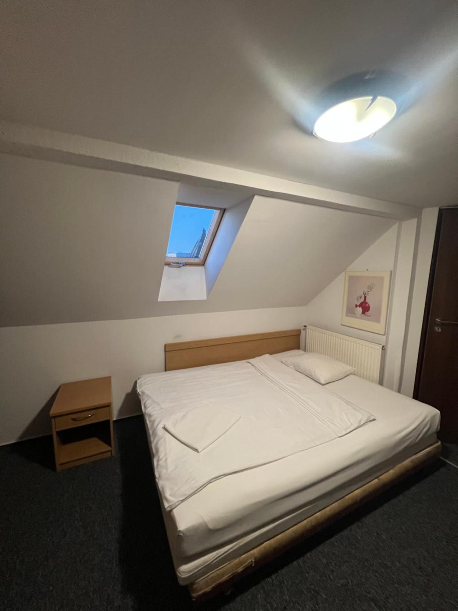 Lezzet B&B Pokoj Goscinny & Turkishrestaurant Warsaw Ngoại thất bức ảnh