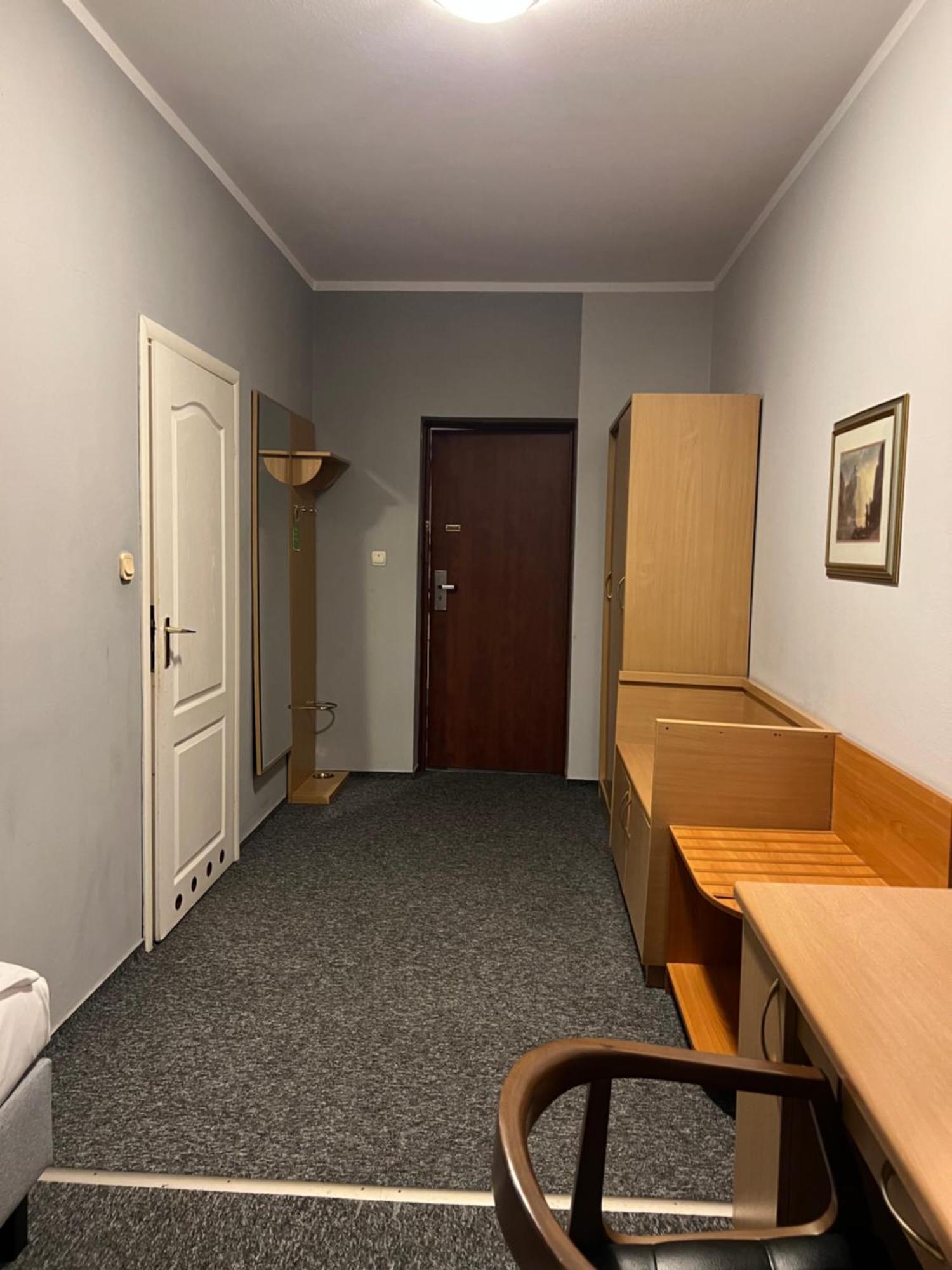 Lezzet B&B Pokoj Goscinny & Turkishrestaurant Warsaw Ngoại thất bức ảnh